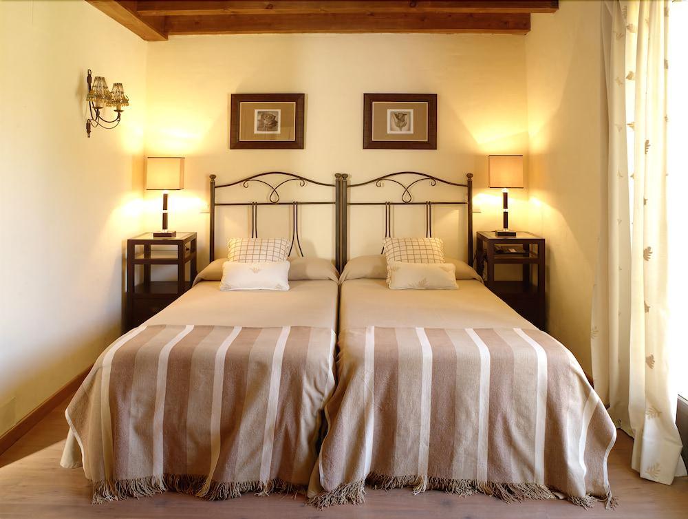 Hotel Ribera Del Corneja Navacepedilla de Corneja Buitenkant foto