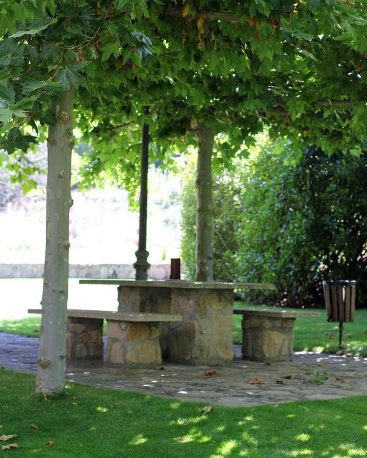 Hotel Ribera Del Corneja Navacepedilla de Corneja Buitenkant foto