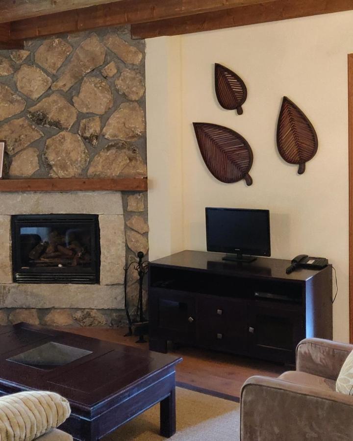 Hotel Ribera Del Corneja Navacepedilla de Corneja Buitenkant foto