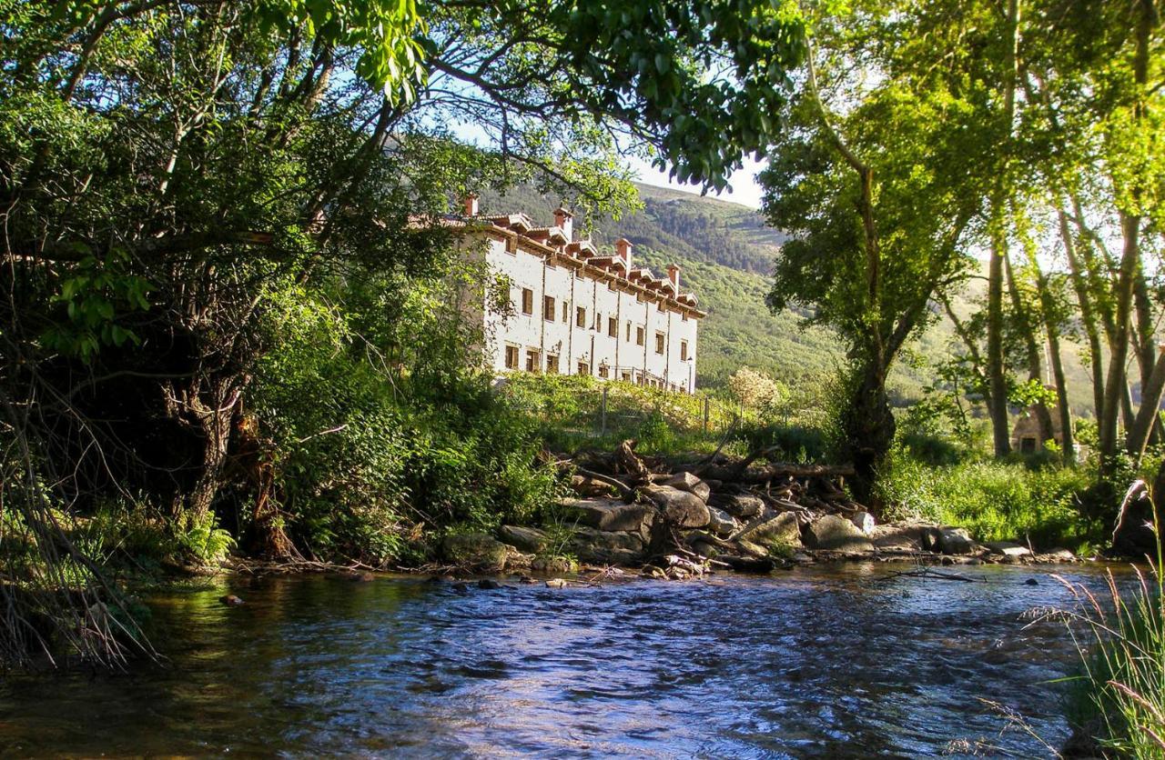 Hotel Ribera Del Corneja Navacepedilla de Corneja Buitenkant foto